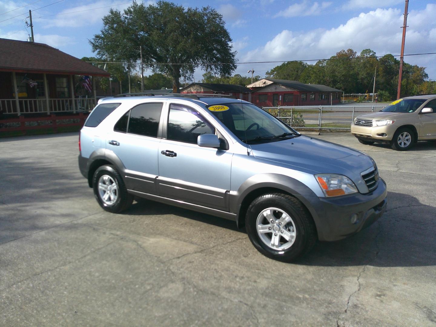 2008 SILVER KIA SORENTO EX; LX (KNDJD736385) , located at 10405 Abercorn Street, Savannah, GA, 31419, (912) 921-8965, 31.988262, -81.131760 - Photo#2